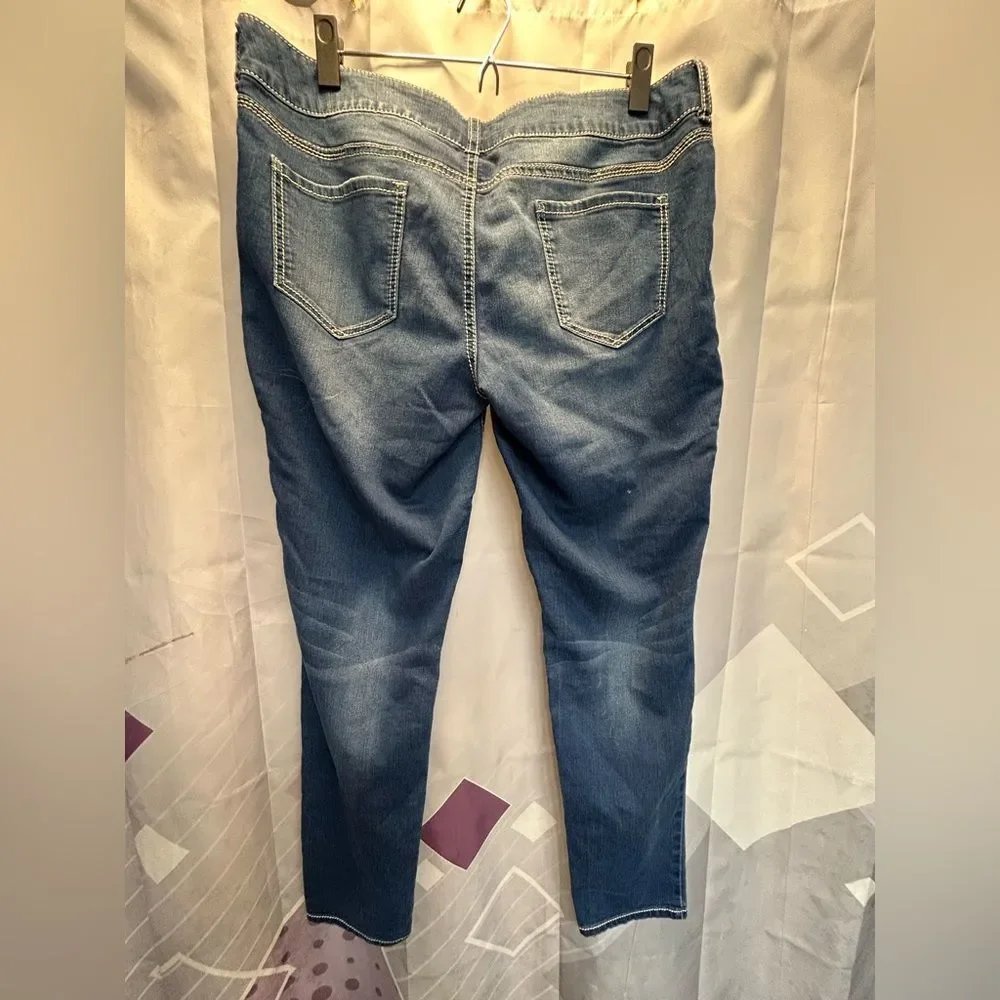 Maurices Women's Blue Skinny Jeans